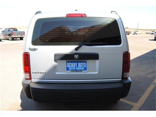 Dodge Nitro 2008 photo 2