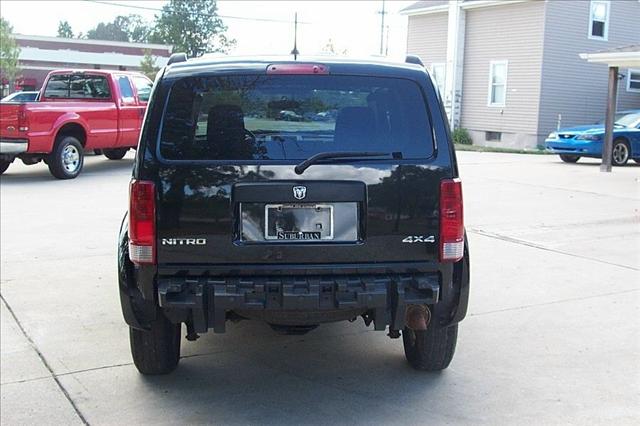 Dodge Nitro 2008 photo 2