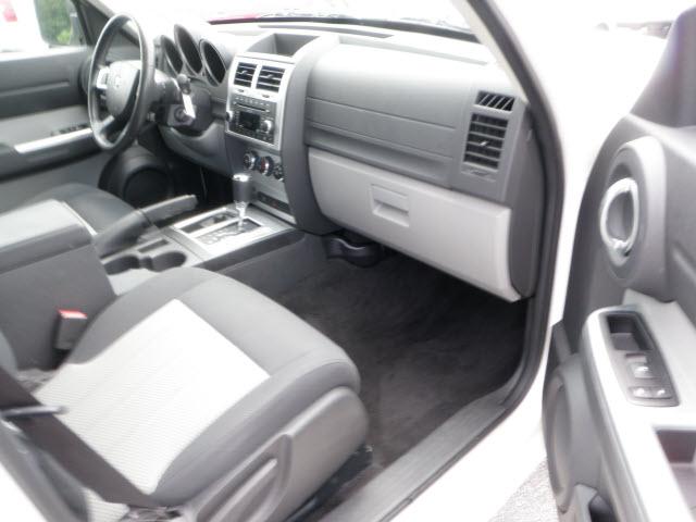 Dodge Nitro 2010 photo 4