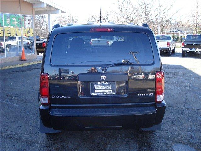 Dodge Nitro 2010 photo 2