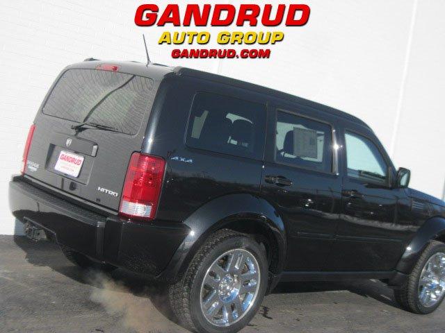 Dodge Nitro 2010 photo 2