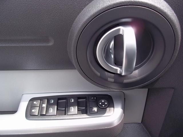 Dodge Nitro 2010 photo 2