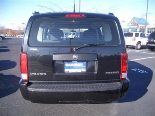 Dodge Nitro 2011 photo 3