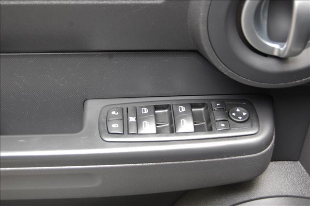 Dodge Nitro 2011 photo 5