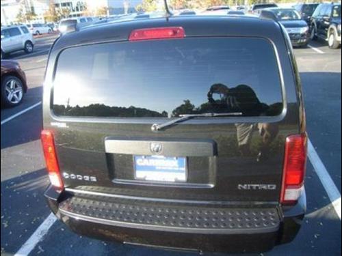 Dodge Nitro 2011 photo 4