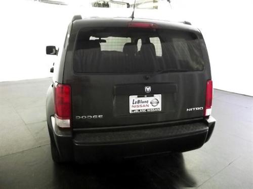 Dodge Nitro 2011 photo 2