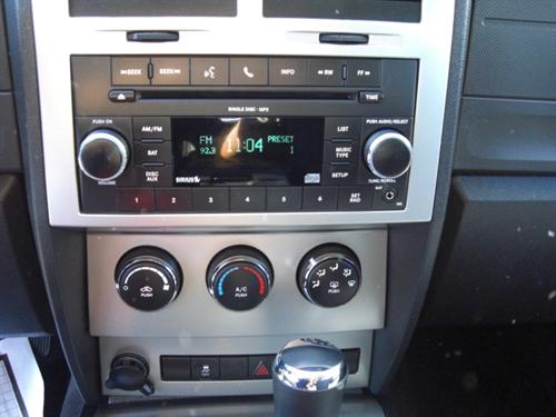 Dodge Nitro 2011 photo 2