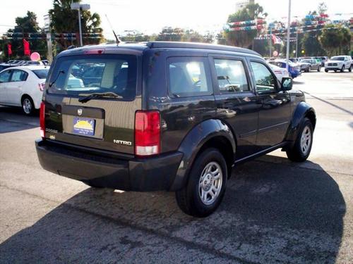 Dodge Nitro 2011 photo 2
