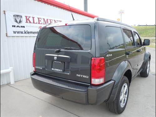 Dodge Nitro 2011 photo 1