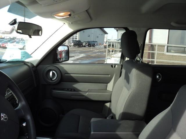 Dodge Nitro 2011 photo 2