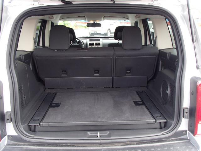 Dodge Nitro 2011 photo 4