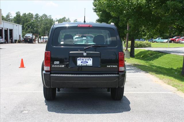 Dodge Nitro 2011 photo 2