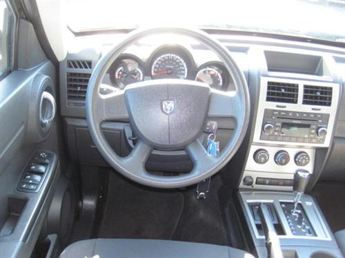 Dodge Nitro 2011 photo 3