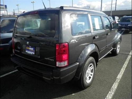 Dodge Nitro 2011 photo 2