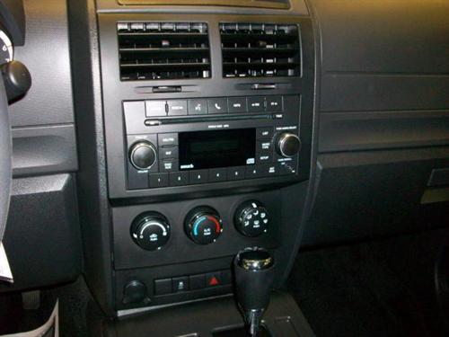 Dodge Nitro 2011 photo 1