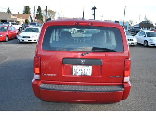 Dodge Nitro 2011 photo 2