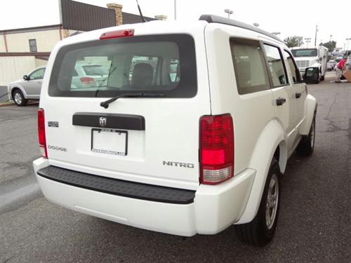 Dodge Nitro 2011 photo 2