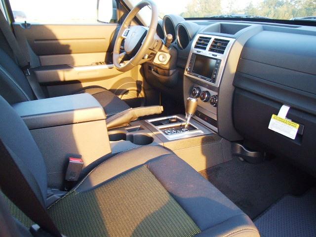 Dodge Nitro Limited DVD Gps Hemi Sport Utility
