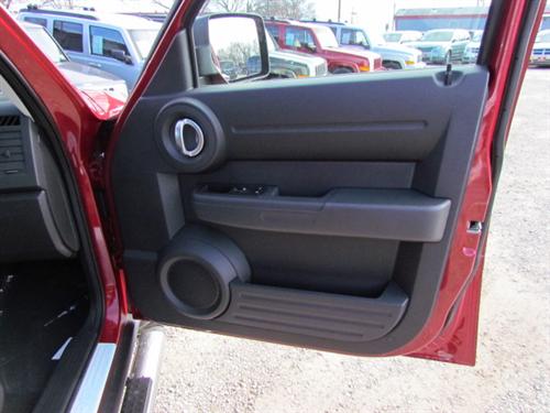 Dodge Nitro 2011 photo 4