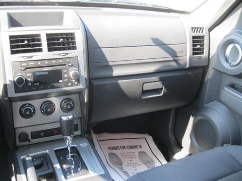 Dodge Nitro 2011 photo 2