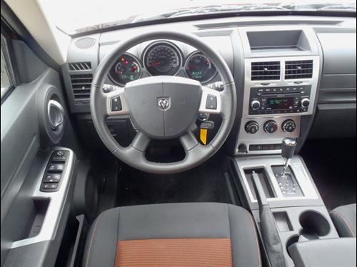 Dodge Nitro 2011 photo 3