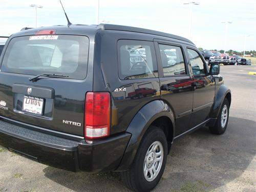 Dodge Nitro 2011 photo 3