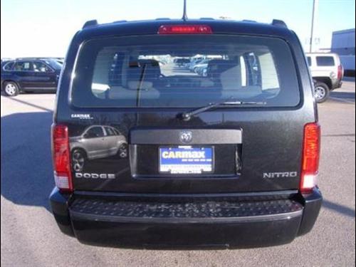 Dodge Nitro 2011 photo 2