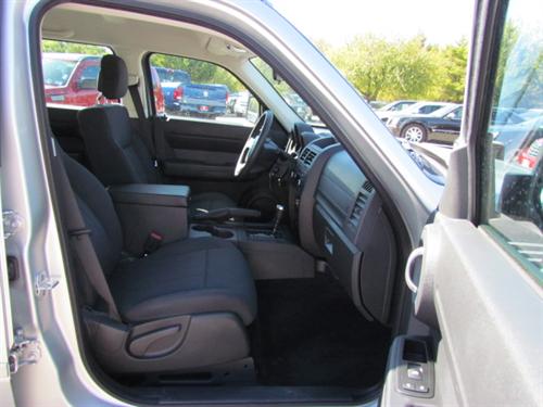 Dodge Nitro SE Other