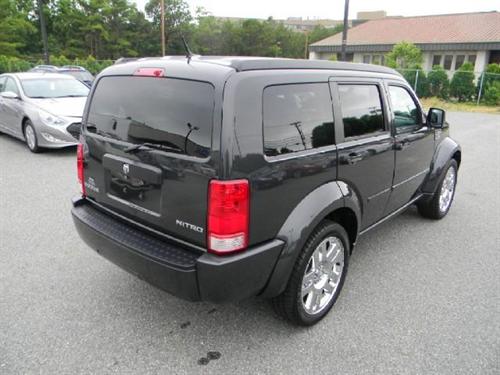Dodge Nitro 2011 photo 2