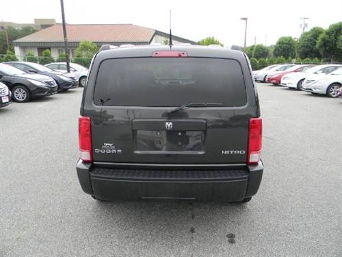 Dodge Nitro 2011 photo 3