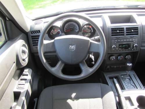 Dodge Nitro 2011 photo 2