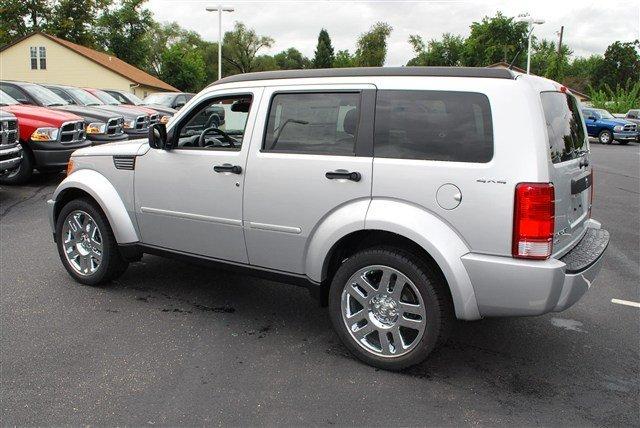 Dodge Nitro 2011 photo 3