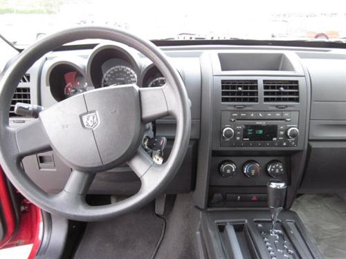 Dodge Nitro 2011 photo 3