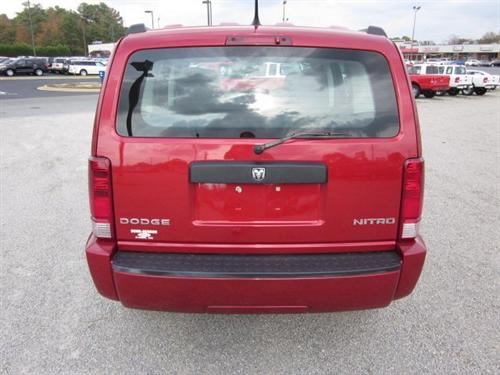 Dodge Nitro 2011 photo 4