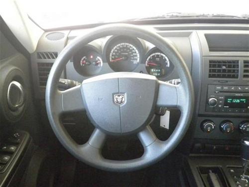 Dodge Nitro 2011 photo 2