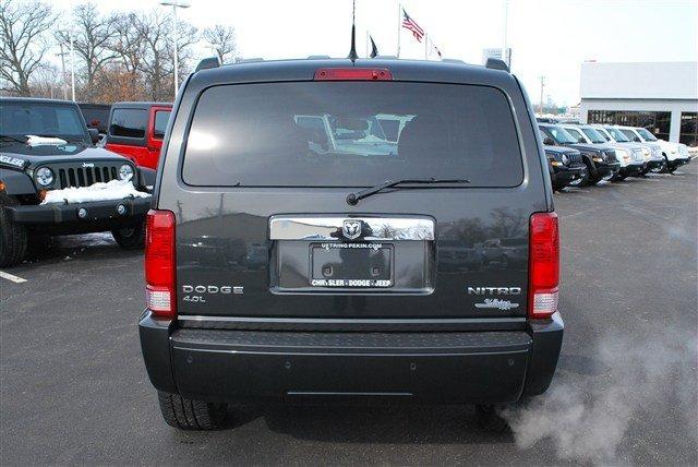 Dodge Nitro 2011 photo 4