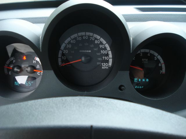 Dodge Nitro 2011 photo 13