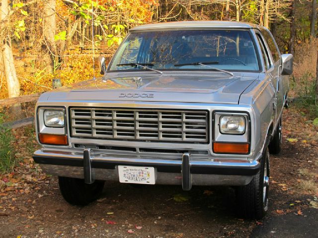 Dodge Ramcharger 1982 photo 2
