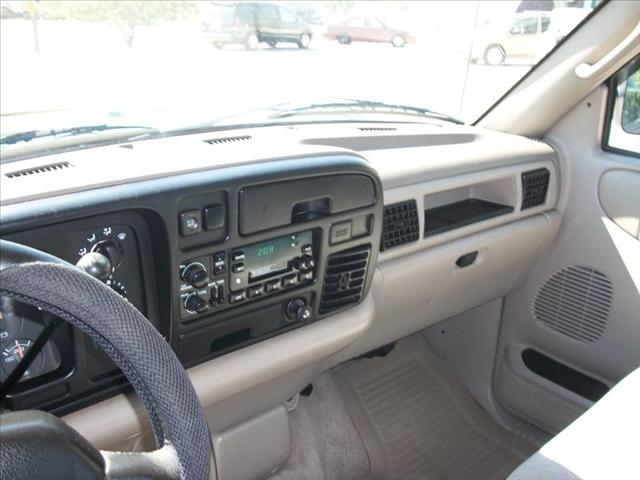 Dodge Ram 1500 1995 photo 5