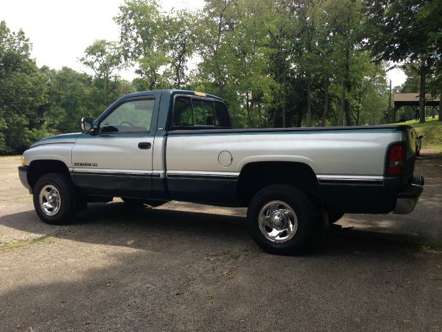 Dodge Ram 1500 1995 photo 4