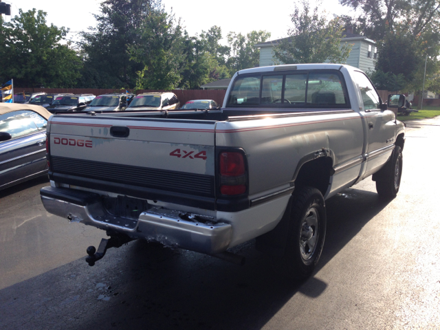 Dodge Ram 1500 LT Sedan 4D Pickup Truck