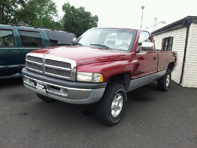 Dodge Ram 1500 LT Sedan 4D Pickup Truck