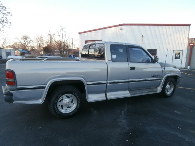 Dodge Ram 1500 1996 photo 3