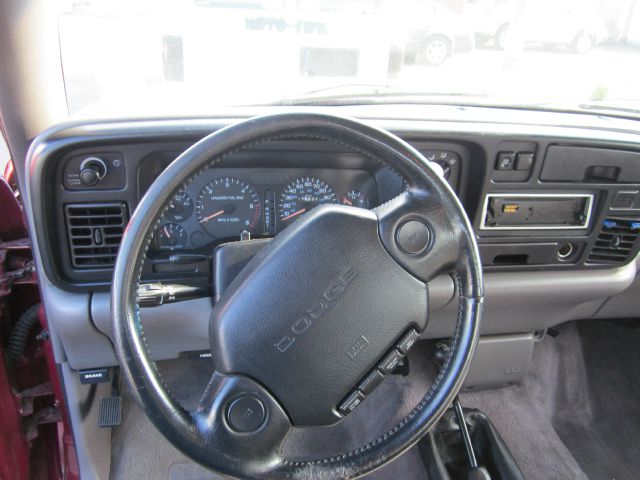 Dodge Ram 1500 1996 photo 2