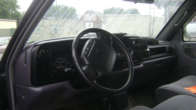 Dodge Ram 1500 1997 photo 2