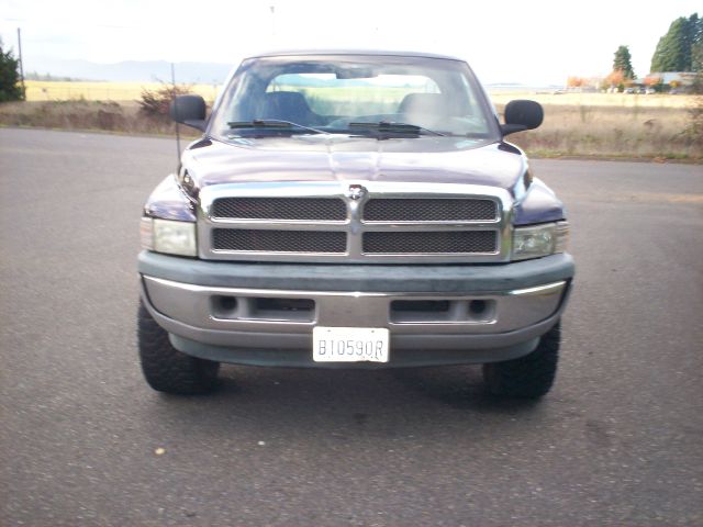 Dodge Ram 1500 2008 Suzuki Premium Pickup Truck