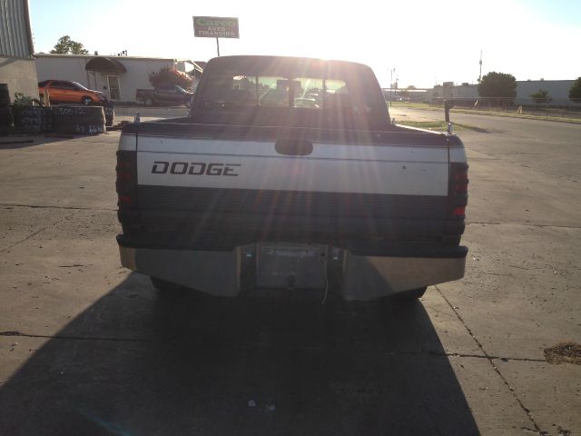 Dodge Ram 1500 4DR SDN XLE AT Pickup Truck
