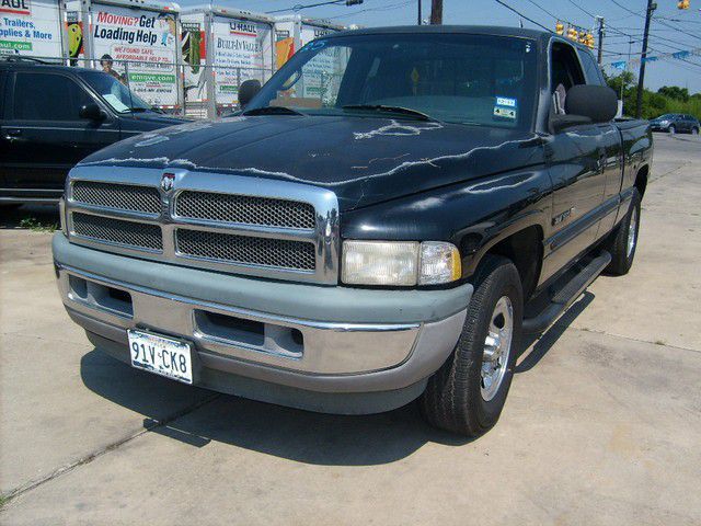 Dodge Ram 1500 4DR SDN XLE AT Pickup Truck