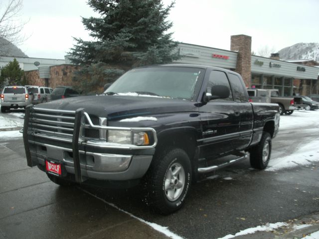 Dodge Ram 1500 1500 LT 4WD Pickup Truck