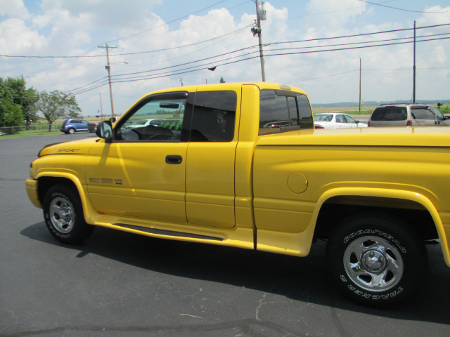 Dodge Ram 1500 1500 LT Crew Cab 4WD Pickup Truck
